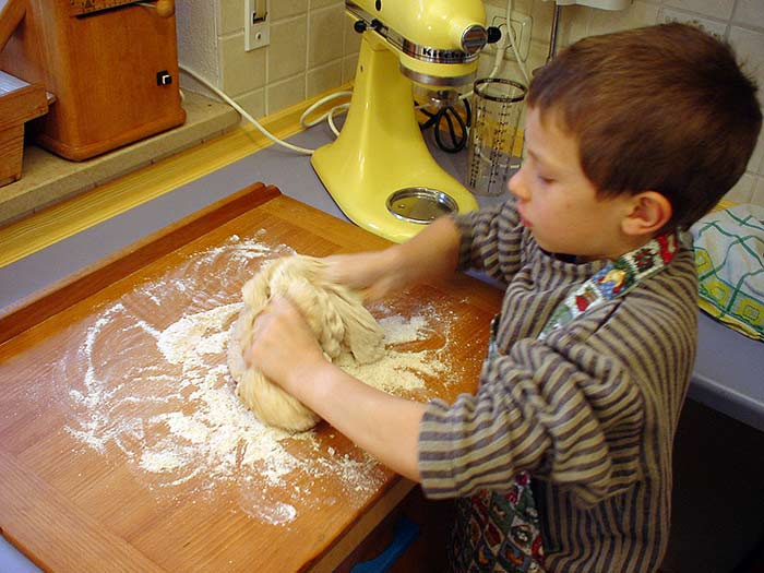 Do-it-yourself baking is also fun for children.